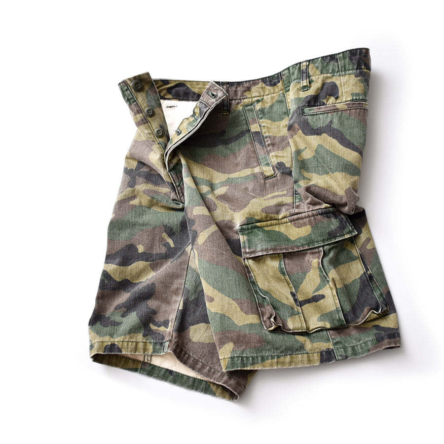 VINTAGE CAMOUFLAGE CARGO SHORTS